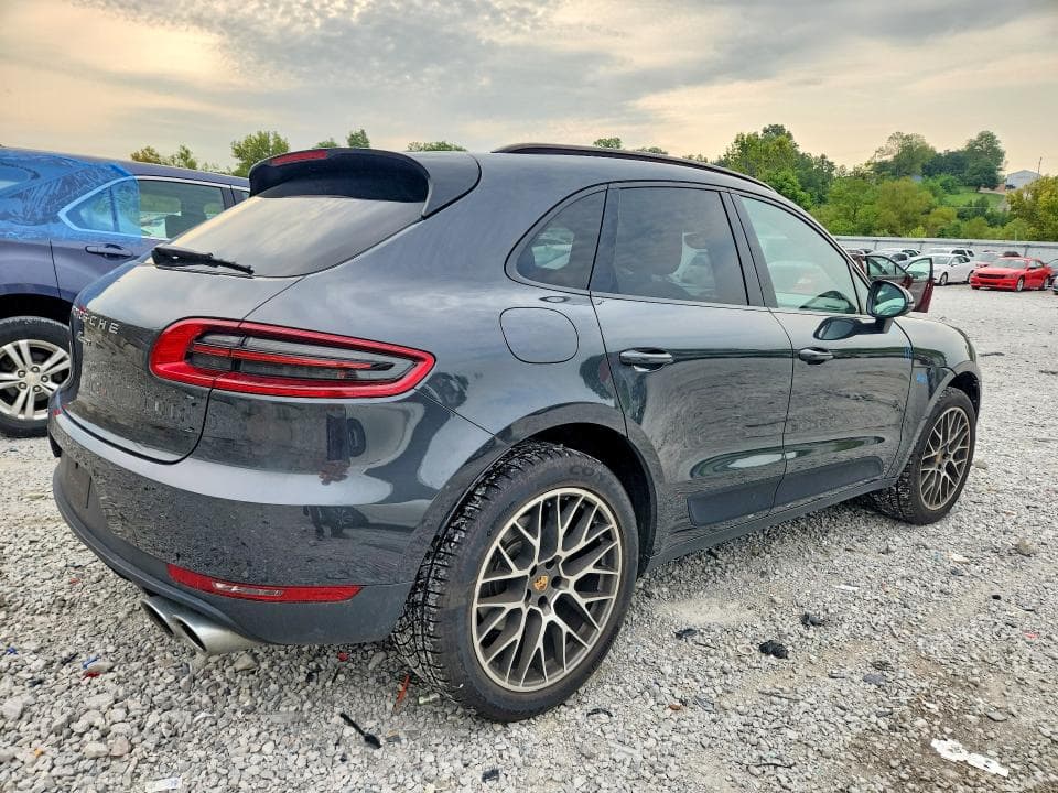 2018 PORSCHE MACAN 3