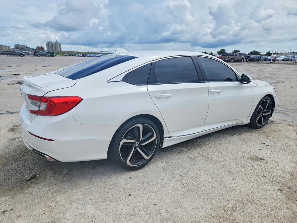 2018 HONDA ACCORD SPORT 3