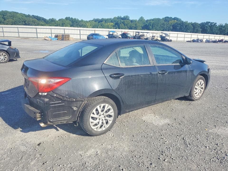 2018 TOYOTA COROLLA LE 3