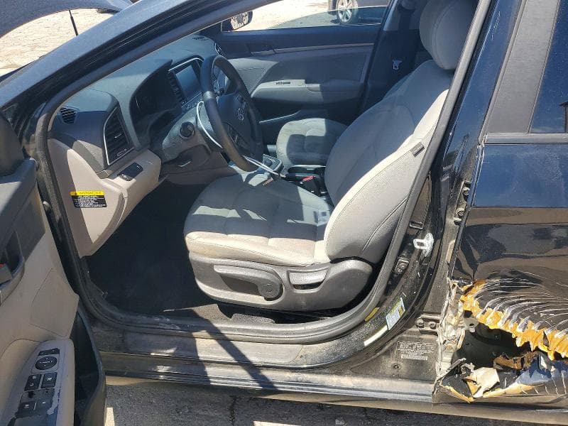 2017 HYUNDAI ELANTRA SE 7