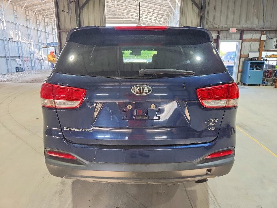 2017 KIA SORENTO LX V6 6