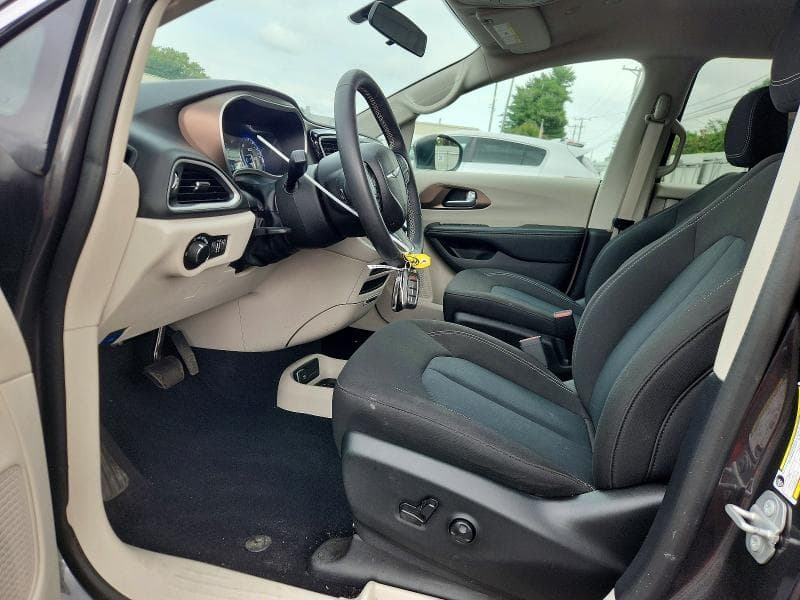 2022 CHRYSLER VOYAGER LX 7