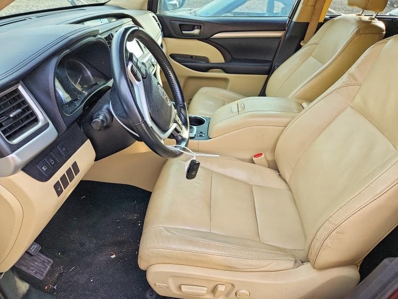2017 TOYOTA HIGHLANDER XLE 7