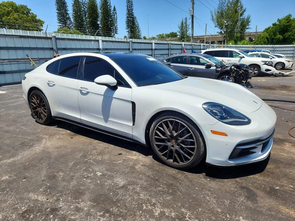 2018 PORSCHE PANAMERA 4 4