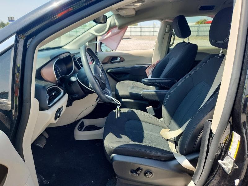 2023 CHRYSLER VOYAGER LX 7
