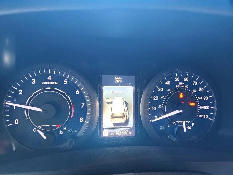 2020 TOYOTA SIENNA LE 9