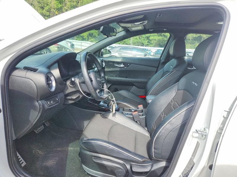 2023 KIA FORTE GT LINE 7