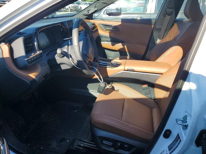 2026 TOYOTA CROWN SIGNIA LIMITED 7