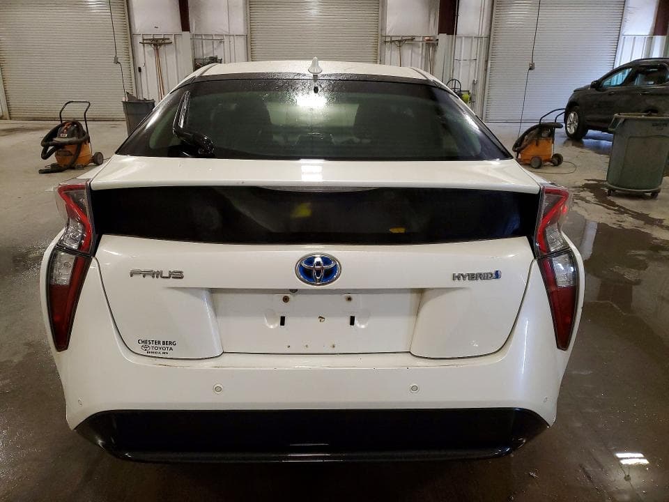2018 TOYOTA PRIUS TWO 6