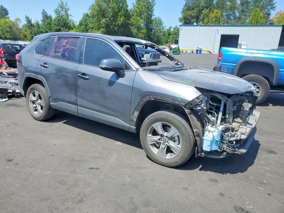 2022 TOYOTA RAV4 XLE 4