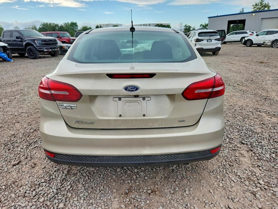 2017 FORD FOCUS SE 6