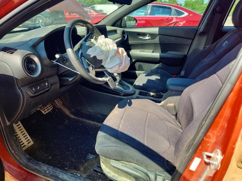 2023 KIA FORTE GT LINE 7