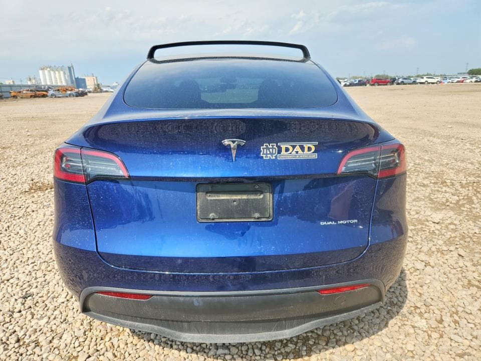 2024 TESLA MODEL Y 6