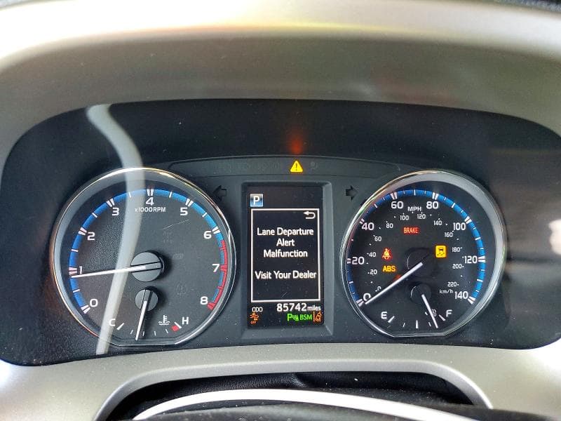 2017 TOYOTA RAV4 LIMITED 9