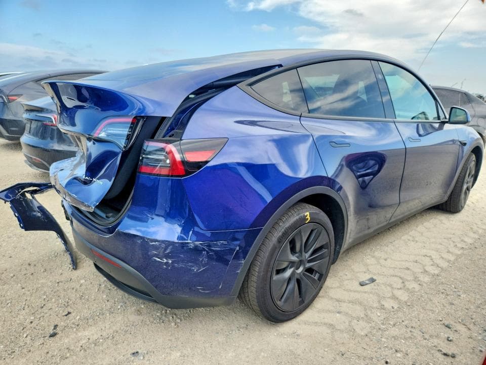 2025 TESLA MODEL Y 3
