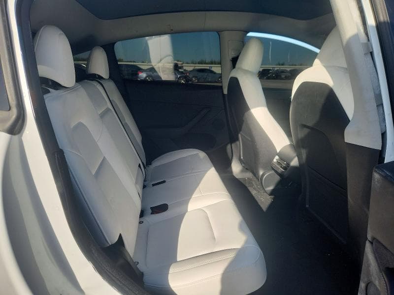 2024 TESLA MODEL Y 10