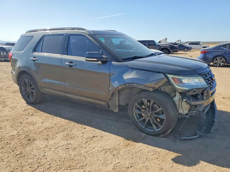 2017 FORD EXPLORER XLT 4