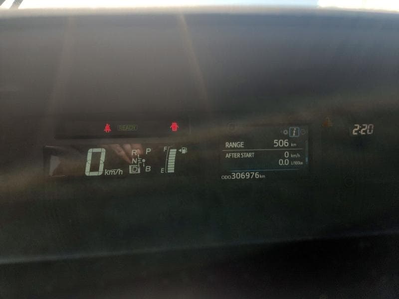 2017 TOYOTA PRIUS V TWO 9