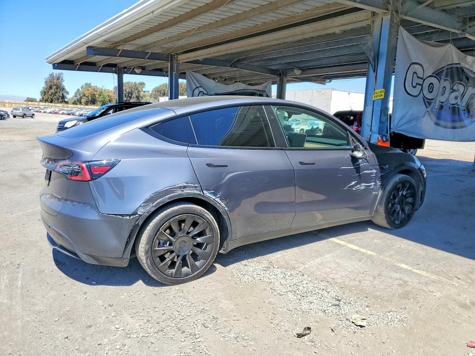 2023 TESLA MODEL Y 3