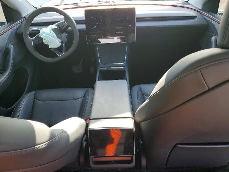 2026 TESLA MODEL Y 8