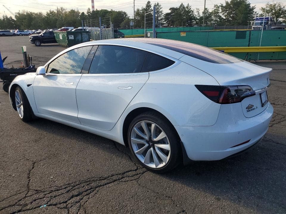 2018 TESLA MODEL 3 2