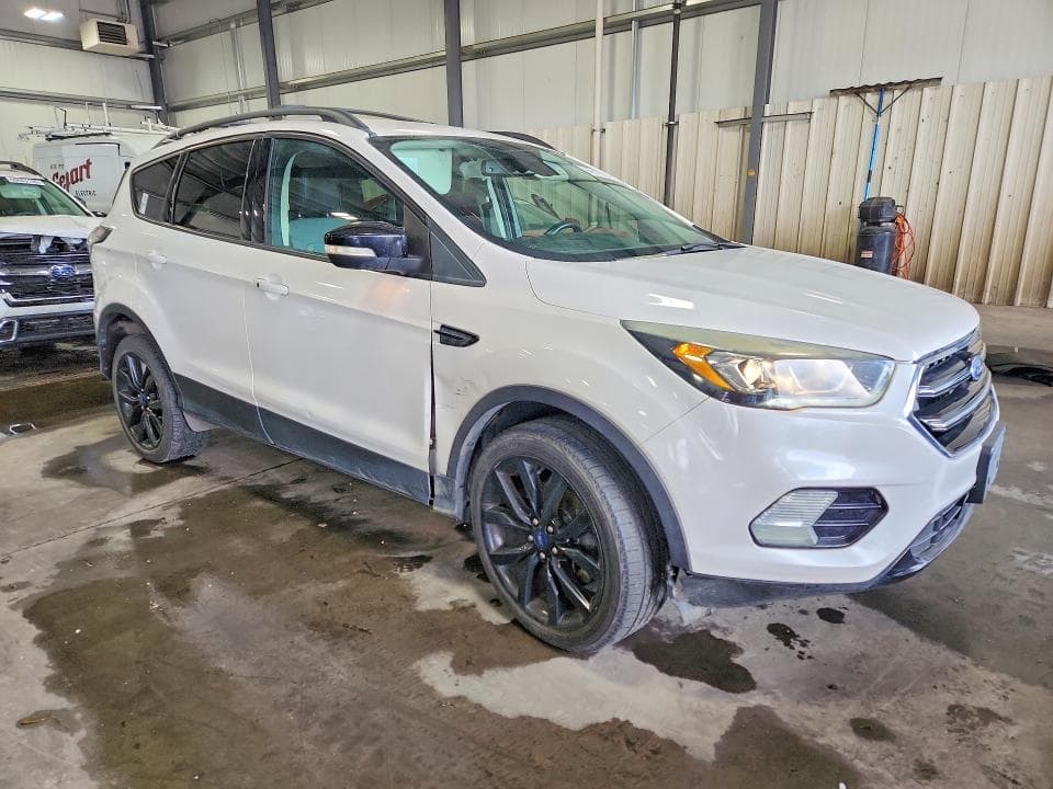 2017 FORD ESCAPE TITANIUM 4