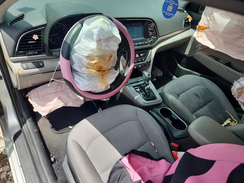 2018 HYUNDAI ELANTRA SE 8