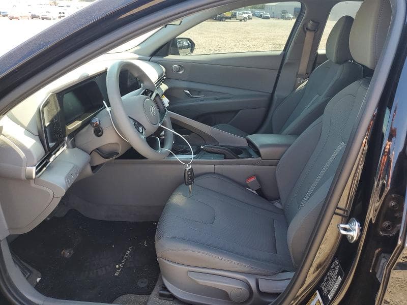 2025 HYUNDAI ELANTRA SE 7