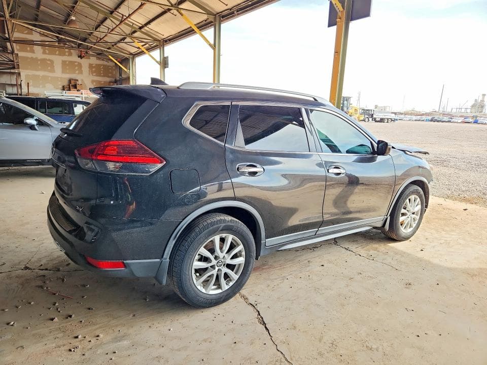 2017 NISSAN ROGUE SV 3