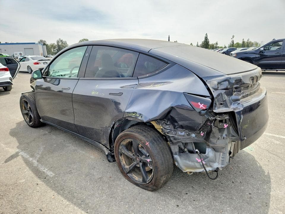 2026 TESLA MODEL Y 2