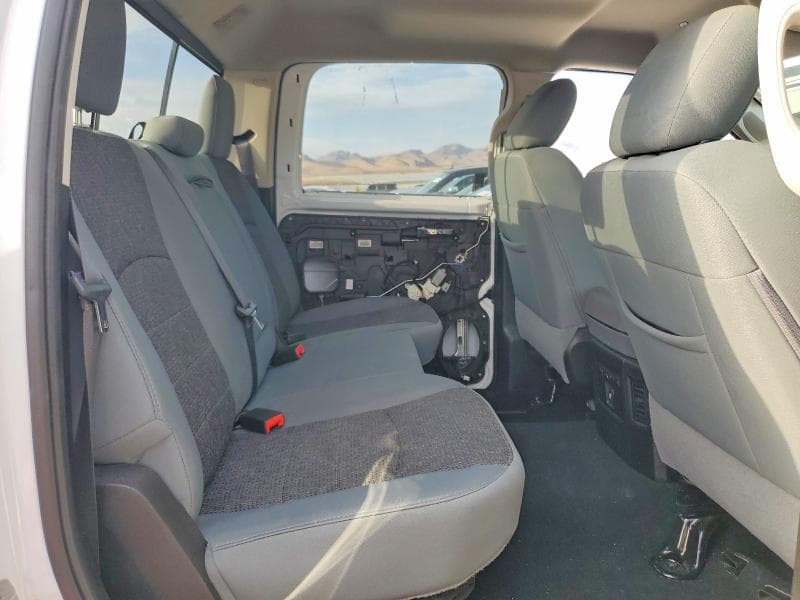 2019 RAM 1500 CLASSIC SLT 10