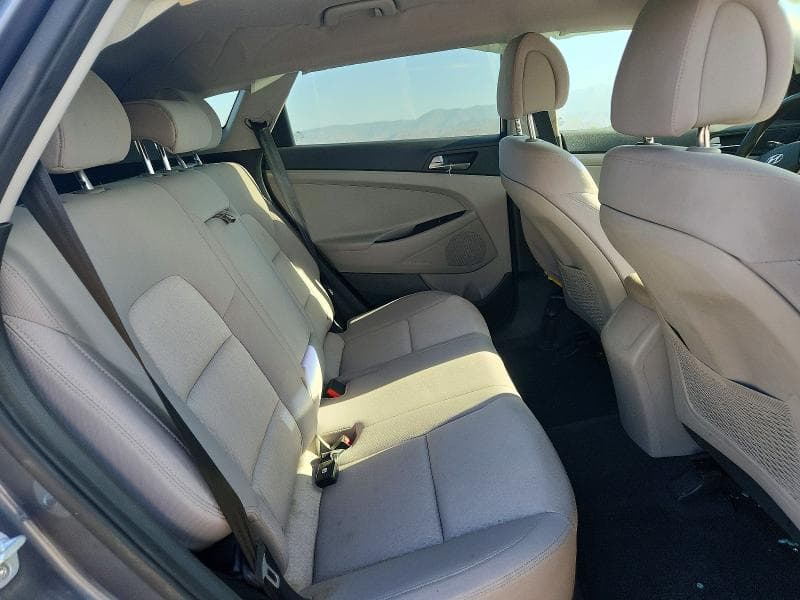 2017 HYUNDAI TUCSON SE 11