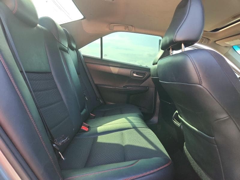 2017 TOYOTA CAMRY SE 10