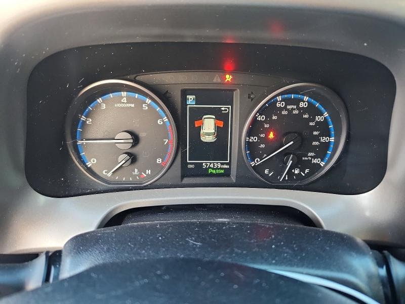 2017 TOYOTA RAV4 XLE 9