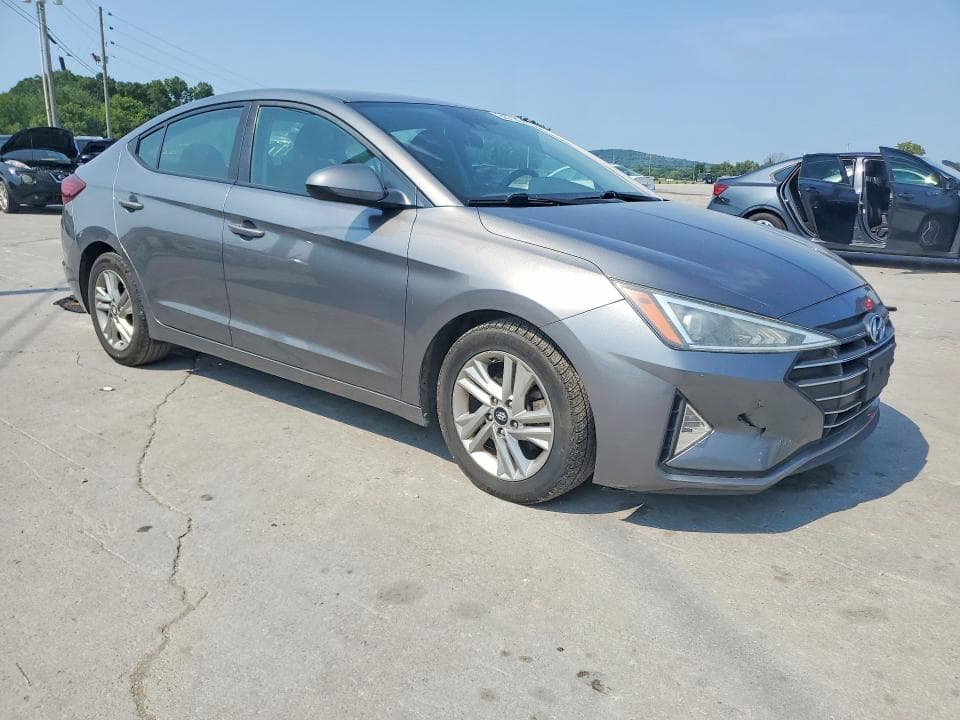 2020 HYUNDAI ELANTRA SEL 4
