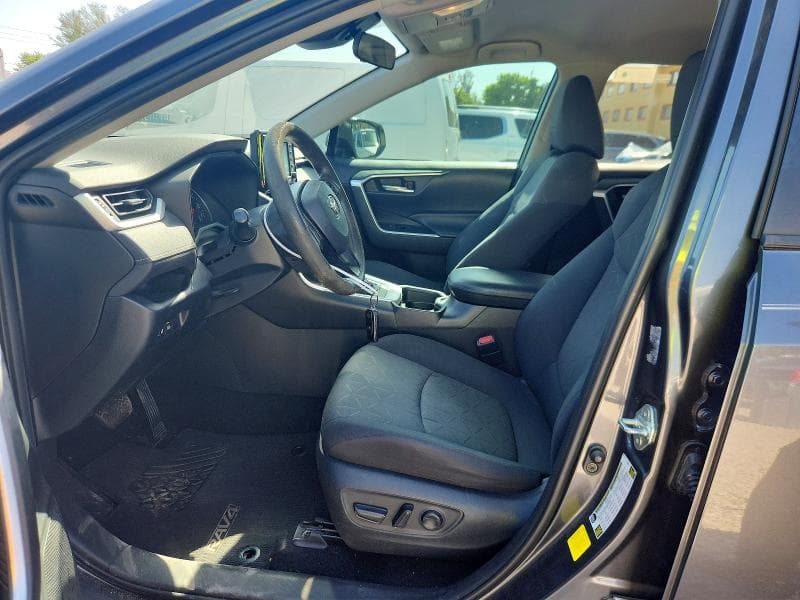 2020 TOYOTA RAV4 XLE 7