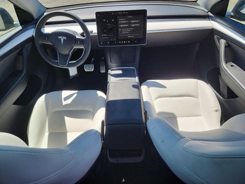 2024 TESLA MODEL Y 8