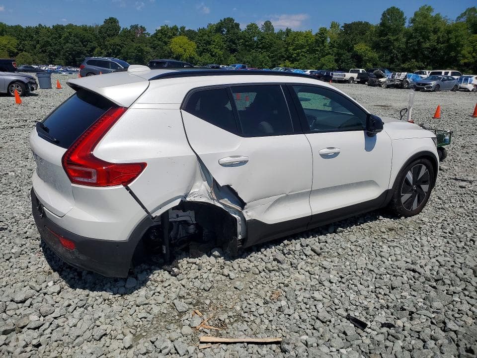 2026 VOLVO EX40 PLUS 3