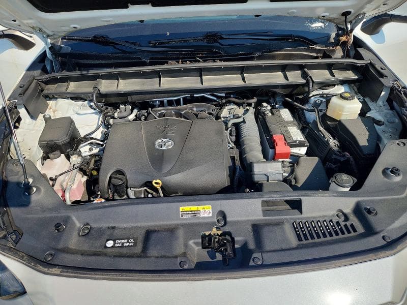 2022 TOYOTA HIGHLANDER XLE 12