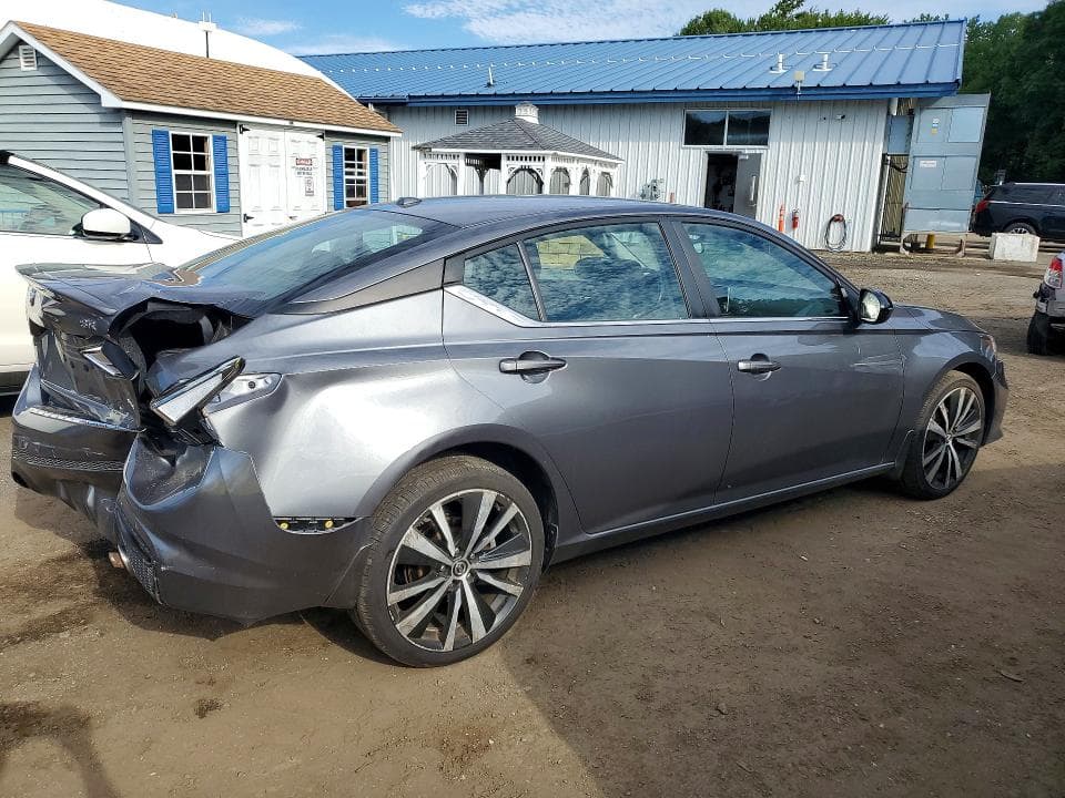 2021 NISSAN ALTIMA SR 3
