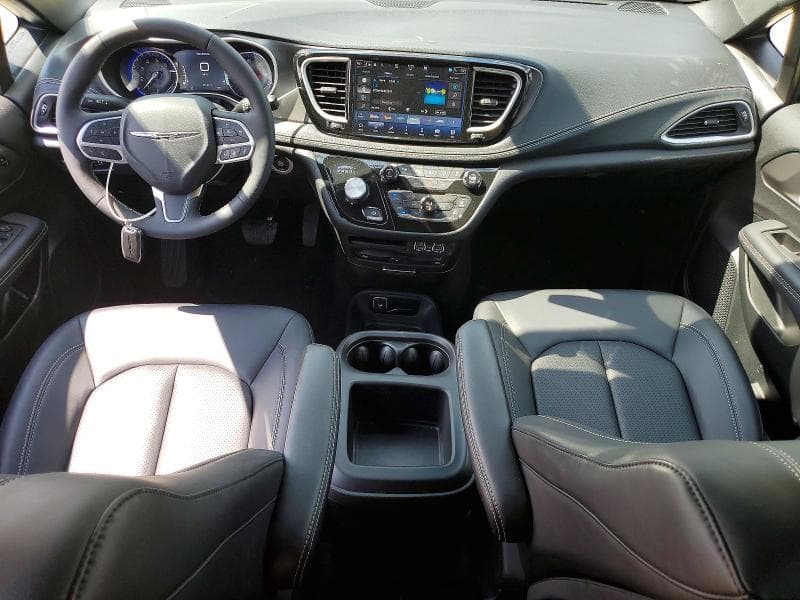 2025 CHRYSLER PACIFICA SELECT 8