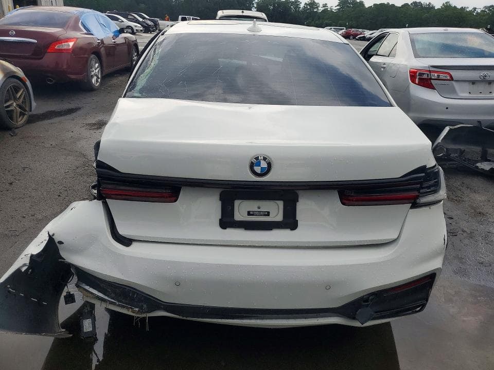 2022 BMW 750 XI 6