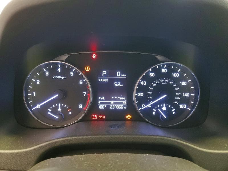 2017 HYUNDAI ELANTRA SE 9