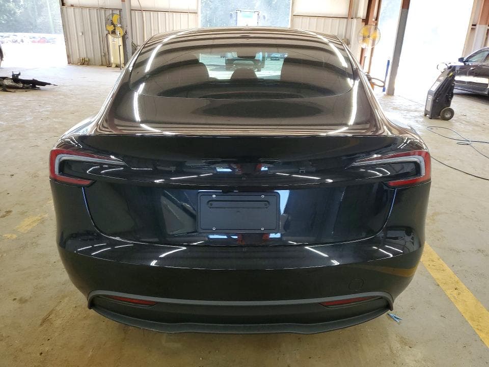 2026 TESLA MODEL 3 6