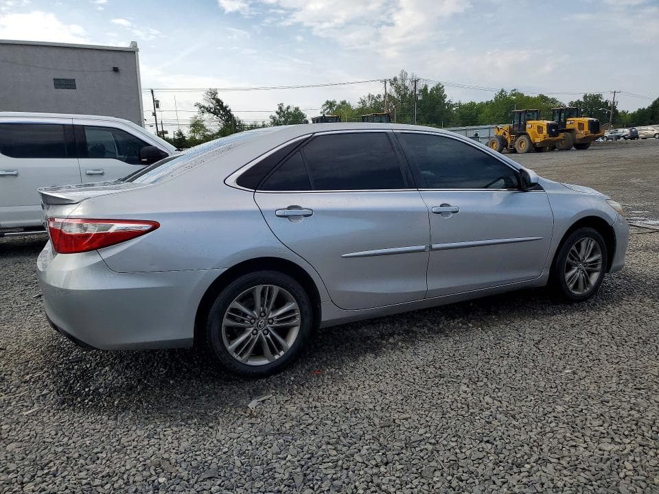 2017 TOYOTA CAMRY SE 3