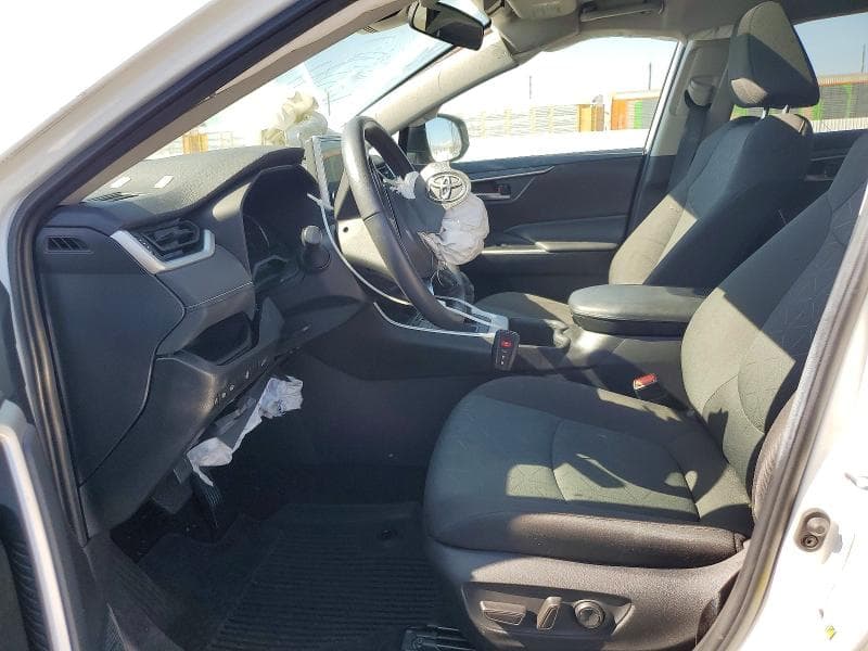 2024 TOYOTA RAV4 XLE 7