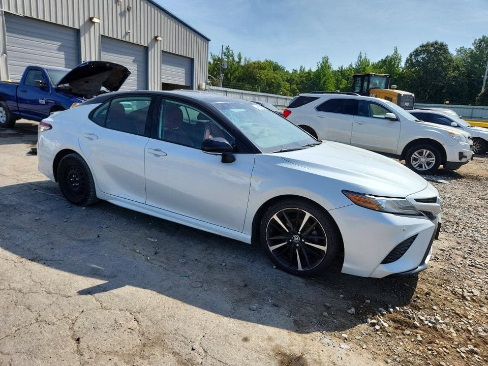 2019 TOYOTA CAMRY XSE 4