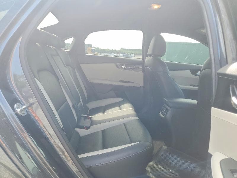 2019 KIA FORTE EX 10
