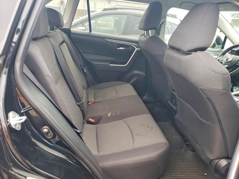 2020 TOYOTA RAV4 XLE 10