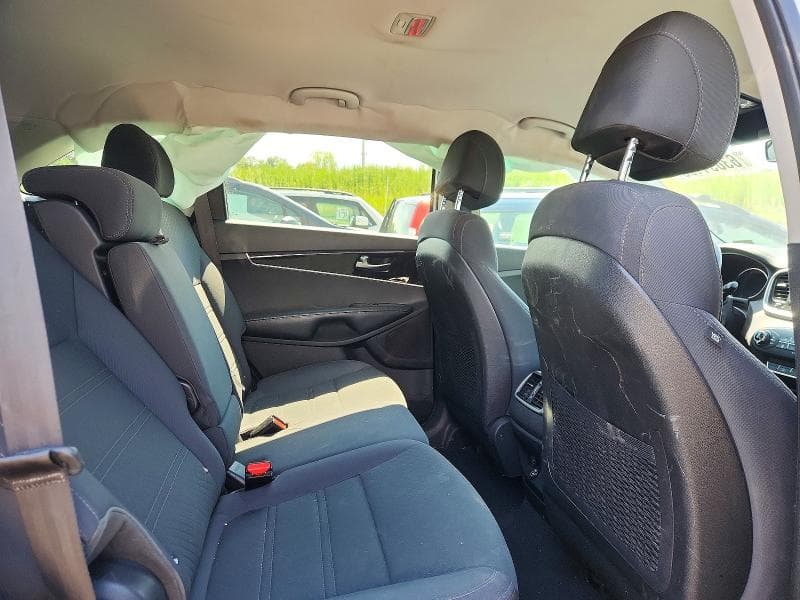 2017 KIA SORENTO LX V6 11
